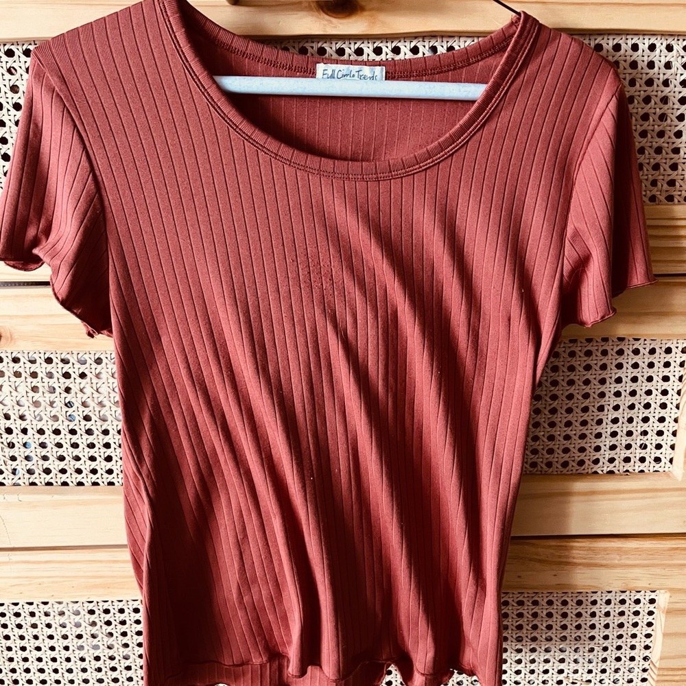basic ribbed tee